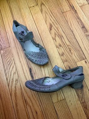 Rieker Antistress Leather Mary Jane perforation block heel Gray sz 39 breathable